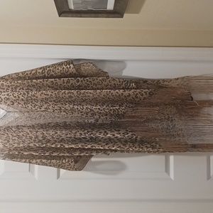 Leopard print with gold threads